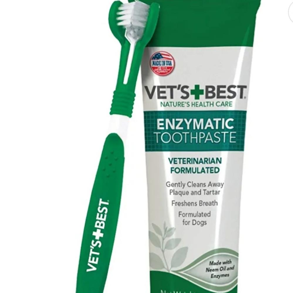 Vet's Best Dental Care Kit with Finger Brush